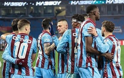 "Zirve Yarışında Trabzonspor Fırtınası: Galatasaray ve Fenerbahçe'ye Gözdağı!"